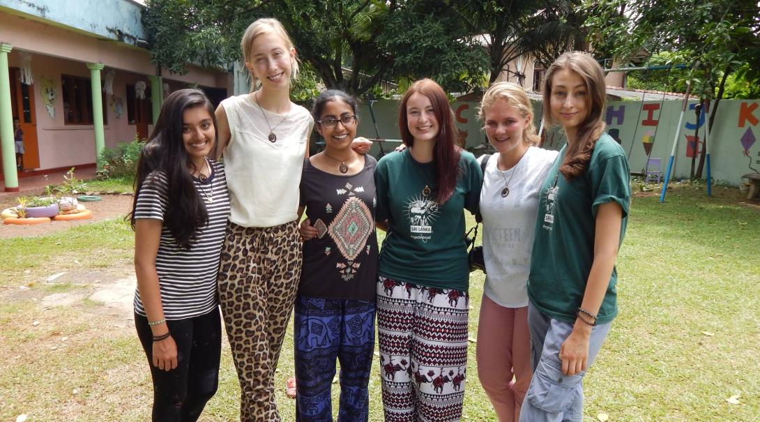 Volunteers get together for a group photo on the last day of their trip. Projects Abroad volunteers on the Alternative Schoolies take a group photo in Sri Lanka.